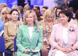 В Госдуме предложили вернуть круглосуточные детсады: Екатерина Стенякина представила инициативу Валентине Матвиенко