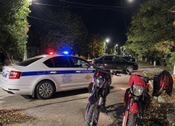 Двух несовершеннолетних мотоциклистов задержали в Цимлянске 