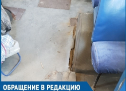 Водитель автобуса №12, несмотря на взорванное колесо и испуганных пассажиров, продолжил движение по маршруту