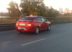 В Волгодонске на мосту в результате ДТП «Хендай» вылетел на «встречку» и чудом не создал куда более серьезную аварию