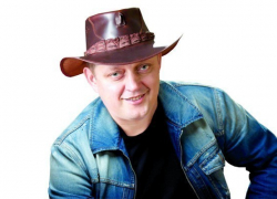 Олег Пахолков: Каждый россиянин должен получать по $1000 ренты 