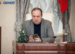 Судя по данным сайта гордумы, за весь год депутат Алексей Фирсов один раз встретился с жителями округа