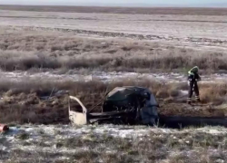 Семья сгорела заживо после столкновения с контейнеровозом на трассе «Элиста – Зимовники» 