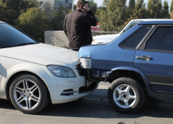 Почти час в дороге от старого в новый город, или Как тройное ДТП на мосту усугубило ситуацию на дорогах Волгодонска