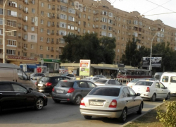 Из-за аварии на мосту встало движение в Волгодонске — читатель