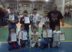 Волгодонские дзюдоисты блистательно выступили на соревнованиях в Кашарах