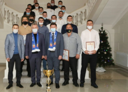 Виктор Мельников наградил футболистов клуба «Волгодонск» за победу в областном первенстве