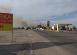 В Волгодонске на Малой Морской вновь загорелась сухая трава