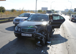 В Волгодонске ДТП с участием Мерседеса перекрыло движение в сторону нового города