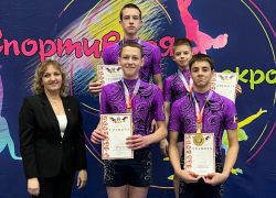 Волгодонские акробаты завоевали 18 золотых медалей на областных соревнованиях!