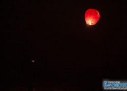 В Волгодонске состоялся новогодний запуск фонариков (Фоторепортаж)