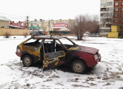 Отечественная легковушка сгорела в Волгодонске