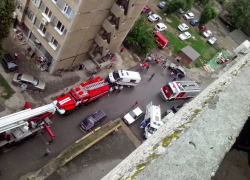 В Волгодонске на Строителей сгорела квартира – есть пострадавшие 