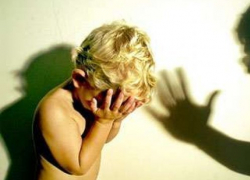 Волгодончанка в течение нескольких месяцев избивала своего пятилетнего сына