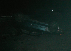 Два человека пострадали при опрокидывании машины в селе Дубовское