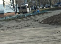 Пенсионер умер во дворе: волгодонцы стали свидетелями  смерти на улице Молодежной