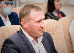 9 миллионов рублей в год и 18 земельных участков: о доходе и имуществе завидного жениха в местной Думе