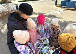 «Любовь - это соблюдать правила дорожного движения вместе»: милую акцию провели в Волгодонске