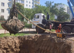 Водоканал отремонтировал аварийную канализацию на Лазоревом проспекте