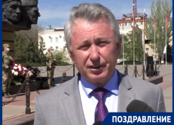 «Мирного неба над головой»: Виктор Мельников поздравил волгодонцев с Днем Победы