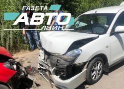 Переломы получили водитель и пассажиры «Ниссана» в аварии по дороге к базам отдыха 