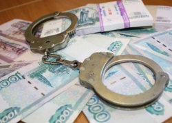 В Зимовниковском районе бухгалтера школы подозревают в присвоении 400 тысяч рублей