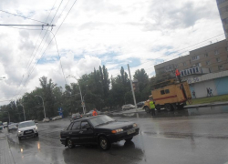 В Волгодонске перед Насосной сорвались троллейбусные провода