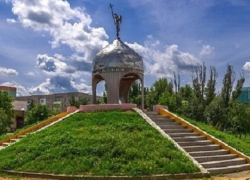 Памятник-ротонда «Погибшим за Отечество» появился в Волгодонске 29 лет назад 