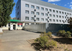 Денег нет, но доделать как-то надо: капремонт поликлиники №3 все таки могут завершить в этом году