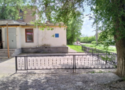 Охотники за металлом напали на училище в старом городе, пропал забор