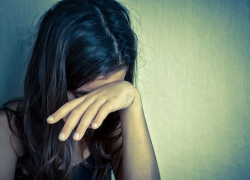 15-летнюю девочку три года насиловал пенсионер, возивший ее на дополнительные занятия 