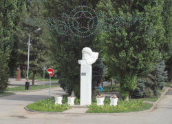 51 год назад в Волгодонске был открыт памятник Юрию Гагарину 