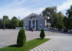 63 года назад в Волгодонске открылся дворец культуры «Юность» 