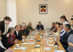 Лидеры политических партий Волгодонска, профсоюзных и национально-культурных  организаций обсудили проблемы города