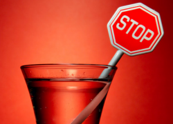 Запрет на реализацию алкоголя наложат на полтора десятка торговых объектов Волгодонска