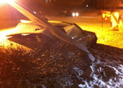 В Волгодонске «БМВ» кабриолет врезался в опору ЛЭП