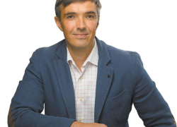 Депутат Дмитрий Ткаченко за год стремительно обеднел почти на полмиллиона  