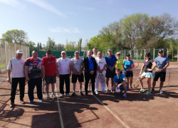 Более 60 теннисистов из Волгодонска сразились на кортах в преддверии праздника Победы