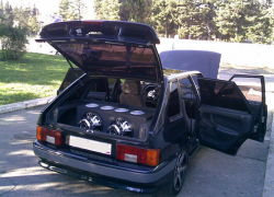 Волгодонец «вынес» из чужого ВАЗа навороченную аудиосистему за 50 000 рублей