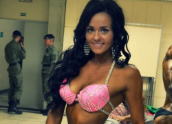 Волгодонская красавица Виктория Волошина стала одной из лучших в номинации «Фитнес-бикини» на областном чемпионате