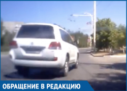 «Раз на джипе, значит все можно?»: Водитель иномарки подрезал машину с ребенком на «Мирном Атоме» 