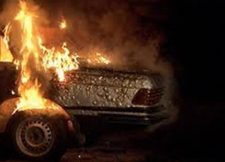 В Волгодонске вместе с гаражом сгорел «Мерседес»