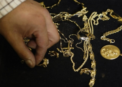 Волгодонец вынес из элитного особняка золото и 2 миллиона рублей