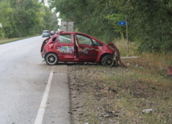 На трассе Ростов-Волгодонск Мицубиси Кольт врезался в фургон – есть пострадавшие