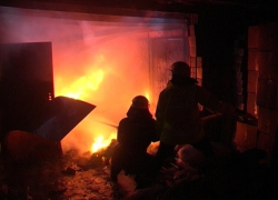 В пригороде Волгодонска короткое замыкание превратило ВАЗ в горелую груду железа