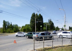 На «проклятом» перекрестке в Волгодонске столкнулись две легковушки