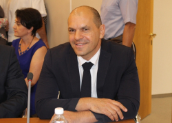 Доход депутата Виталия Цуканова в месяц составляет 100 тысяч рублей 