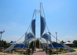 Тротуарную плитку на территории сквера в станице Романовской отреставрируют за 580 000 рублей