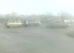 Возле пиццерии «Камин» столкнулись «десятка» и «Ниссан» - читатель