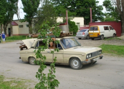 Читатель: Опущенный «ТАЗ» радует глаз, или Как молодежь перевозила груду металлолома